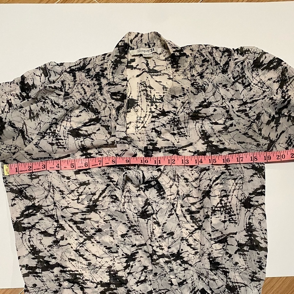 FOREVER 21 Blouse Size S - Picture 6 of 9